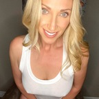 aahousewife (Above Average Housewife) OnlyFans Leaked Pictures and Videos 

 profile picture