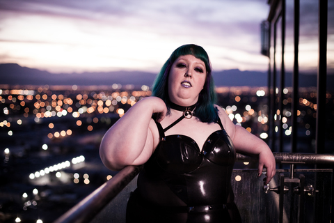 Header of chestnut_foxx