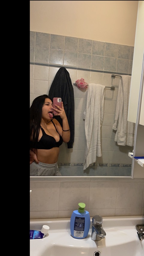 Header of pamelonaaa